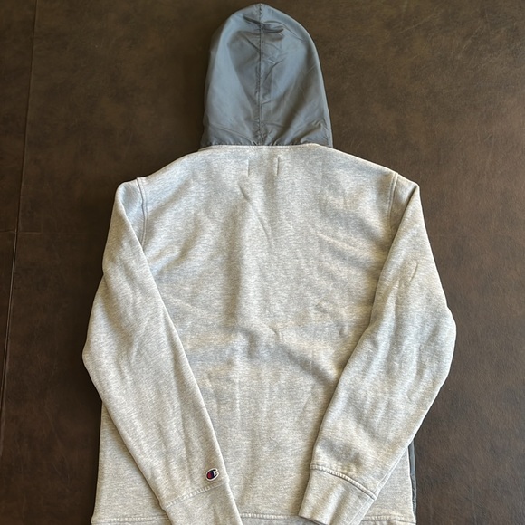Men’s Grey Champion Half-Zip; Size: M - Picture 7 of 9